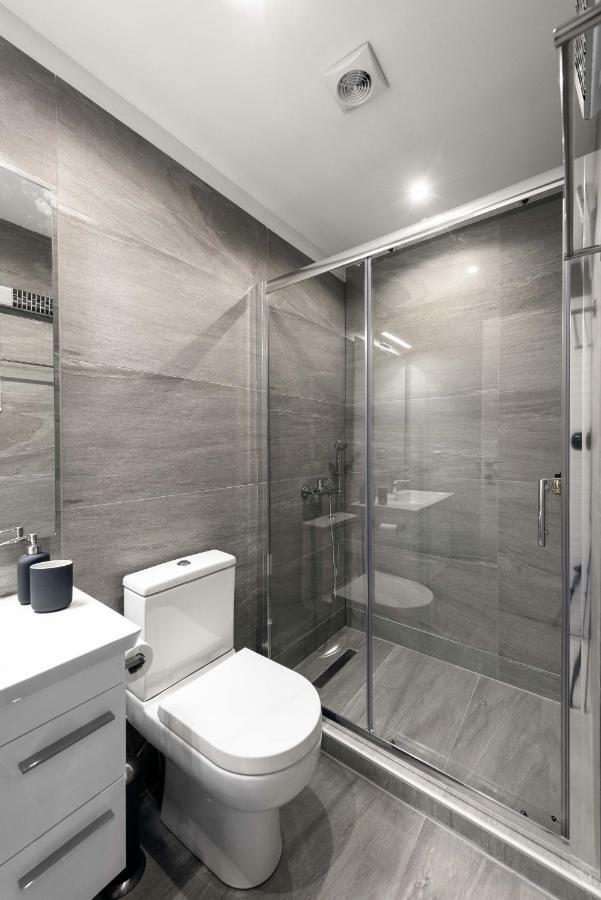 M&F Luxury Suites Est. 2019 / F Suite Tesalonika Bagian luar foto