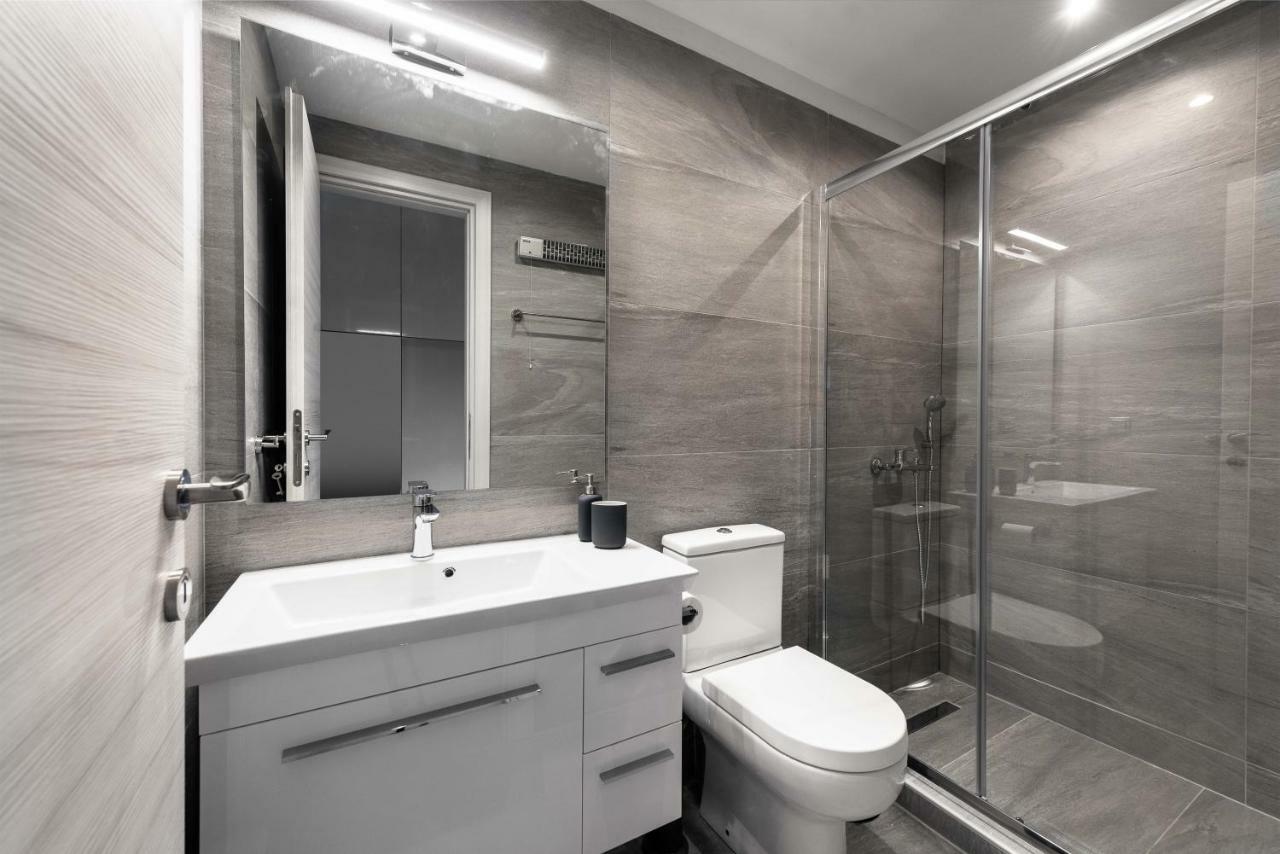 M&F Luxury Suites Est. 2019 / F Suite Tesalonika Bagian luar foto