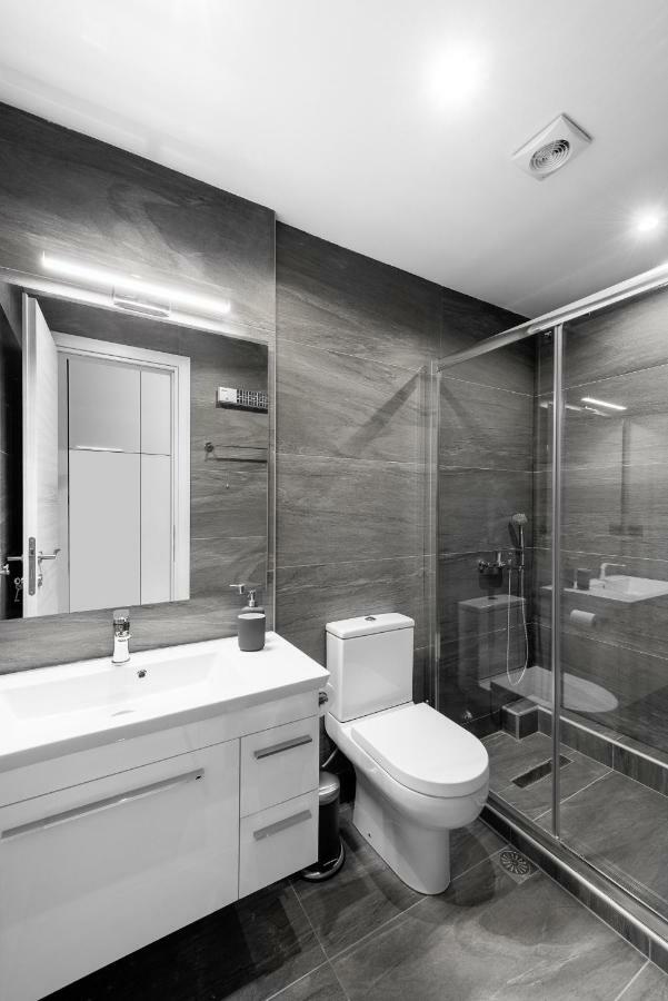 M&F Luxury Suites Est. 2019 / F Suite Tesalonika Bagian luar foto
