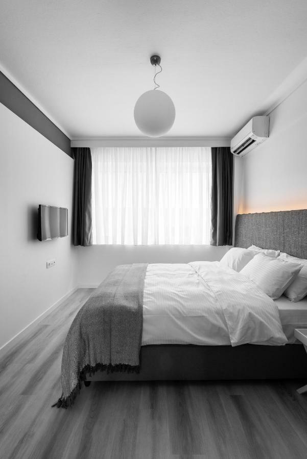 M&F Luxury Suites Est. 2019 / F Suite Tesalonika Bagian luar foto